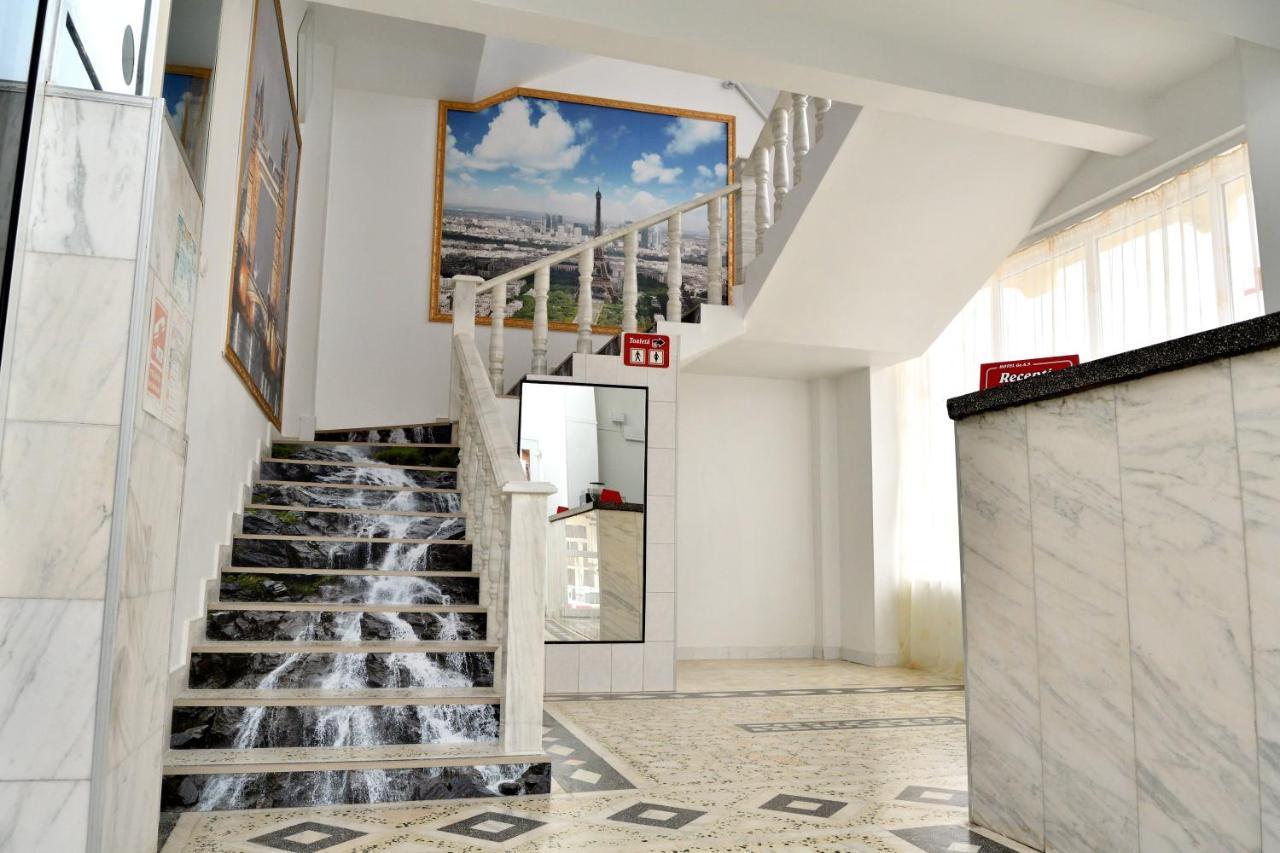 Casa Simescu I Hostel Caransebes Luaran gambar